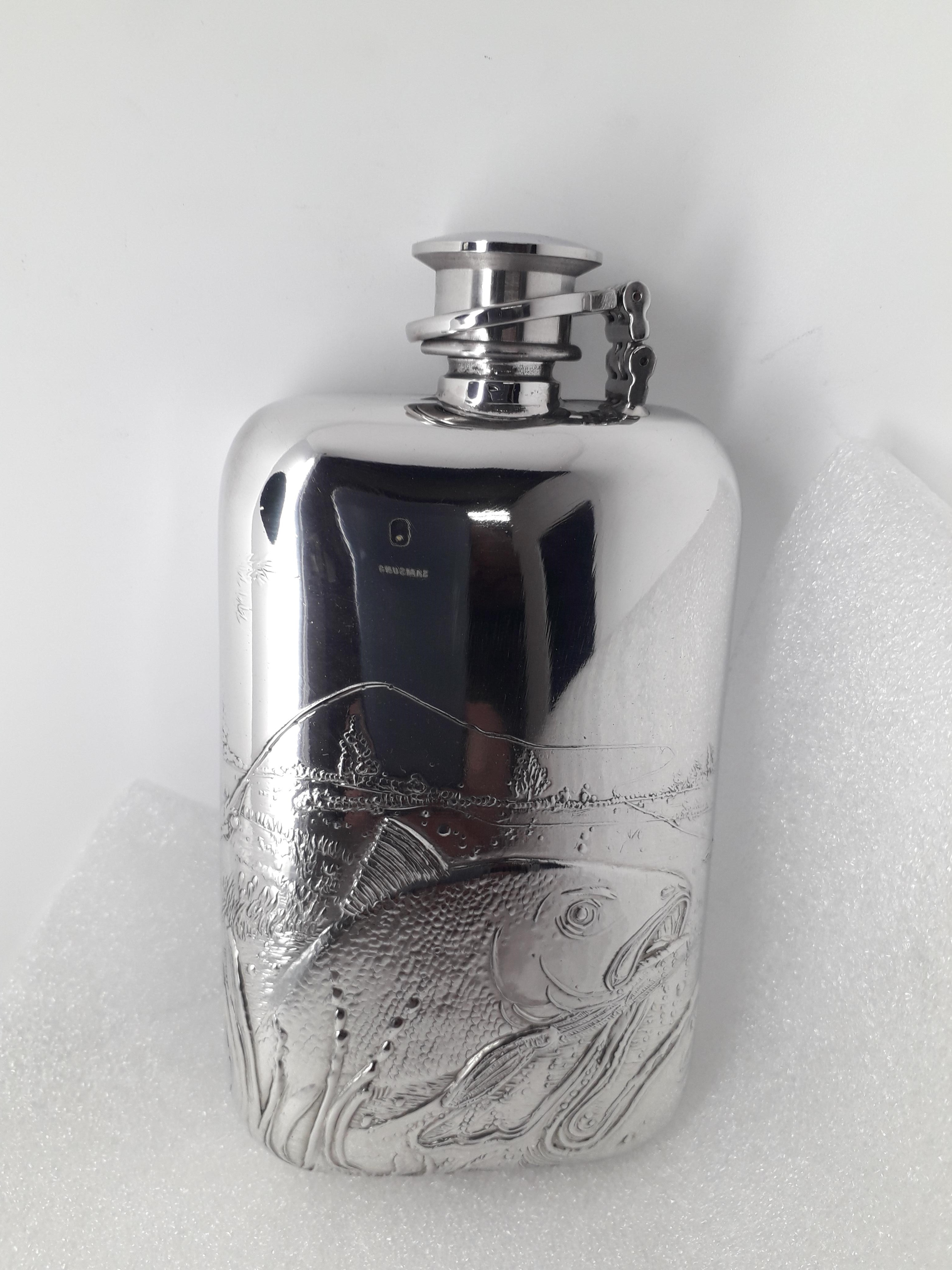 F139 6oz Stamped flask the Big Fish captive top fitted